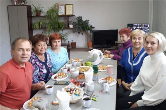 Поздравляем с международным Днем пожилых людей!