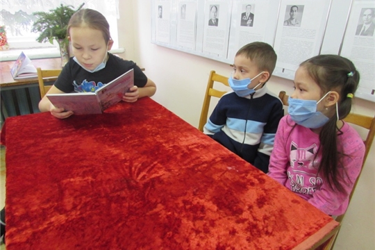 Рождественские посиделки «Рождества волшебные мгновенья» прошли в Первочурашевской сельской библиотеке