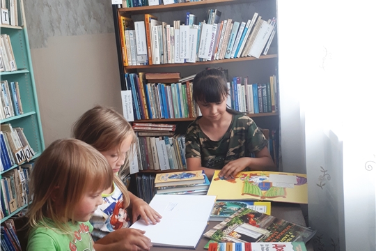 Библио-час «В летний день читать не лень!» в Аксаринской сельской библиотеке