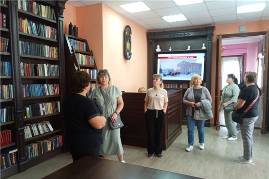 Центральную библиотеку посетили коллеги из специальной библиотеки имени Льва Толстого Минкультуры Чувашии