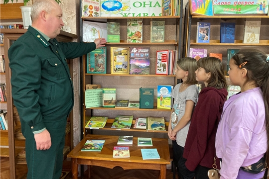 В Городской библиотеке семейного чтения прошел экологический час «Наш лес, нам его беречь»