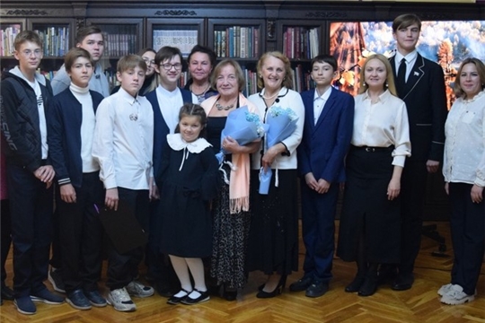 Участники литературно-поэтического клуба «Литература и время» стали победителями регионального этапа Международного конкурса детского творчества «Красота Божьего мира: времен связующая нить»