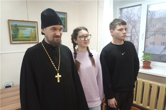 Студенты ОСП ЦАТТ в г.Мариинский Посад обсудили вопросы веры и православия с настоятелем Свято-Троицкого собора отцом Кириллом