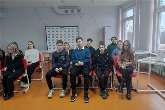 Выставка одной картины «Вызов морю», посвященная 125-летию со дня рождения Михаила Сеспеля, прошла в Сутчевской СОШ