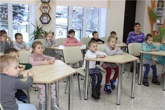 Детскую библиотеку посетили любопытные малыши