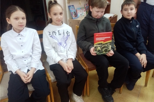 Патриотические чтения «Сталинградская битва на книжных страницах» в Первочурашевской сельской библиотеке