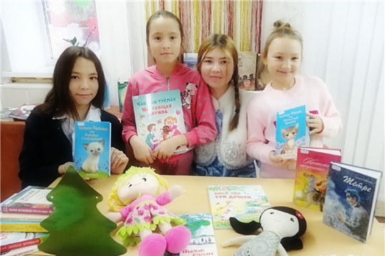 Шомиковская сельская библиотека пополнилась очередными новинками из мира книг.