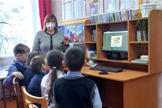 Информационно-познавательный час «Безопасность детей в сети Интернет» в Чуманкасинской сельской библиотеке