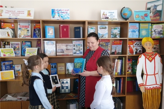 Беседа у выставки «Книжный мир Православия» в Шатьмапосинской библиотеке