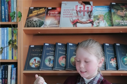 Выставка книжных новинок «Здравствуй, а я новая книга» в Анаткасинской сельской библиотеке