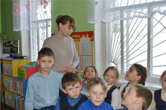 Читатели Адабайской библиотеки познакомились в виртуальной выставкой "Художник из рода Аккей".