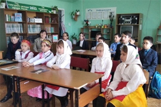 В Сосновской сельской библиотеке состоялся праздник «Тăван чĕлхе асамлăхĕ», посвященный Дню чувашского языка.