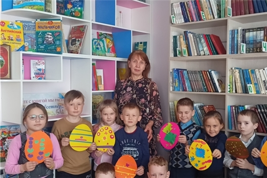 "Светлая Пасха" познавательная беседа в Ярабайкасинской библиотеке