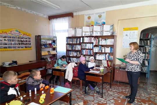 Час духовности «Пасха - радость к нам несет» в Тораевской сельской библиотеке