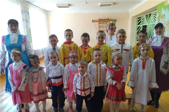 Литературно- музыкальный час «Тăван чĕлхе ăшши» в Анаткасинской сельской библиотеке