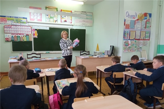 Экспресс - знакомство "По страницам любимых журналов" в Тораевской сельской библиотеке