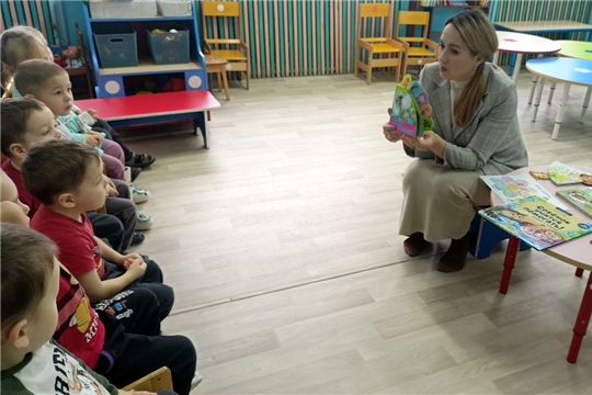 Познавательный час "Каждый ребенок имеет право на имя" в Орининской сельской библиотеке