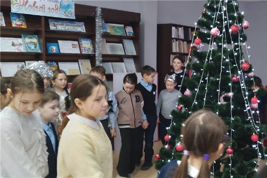 Новогодняя игровая программа «Хорошо, что каждый год к нам приходит Новый год».