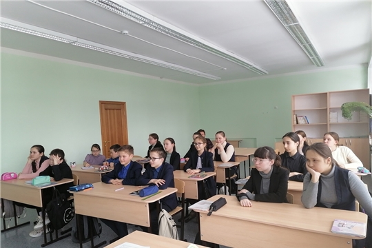 Информационный час "Подари себе жизнь" в Атнарской сельской библиотеке
