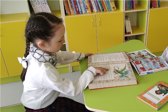 Обзор книжных новинок «К нам книга новая пришла» в отделе по работе с детьми