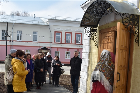 Туристы из Татарстана на экскурсии в Мариинском Посаде