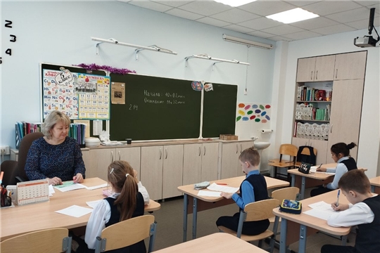 В преддверии Нового года в городе Новочебоксарске традиционно проводится городская олимпиада младших школьников по предметам начального обучения среди учащихся 3-4 классов 