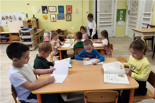 Реализация муниципального проекта «Преемственность: детский сад – школа» -  встреча ребята с выпускницей детского сада 