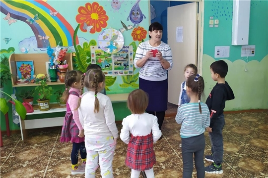 Открытое занятие ко Дню Матери в старшей группе "Карамельки"