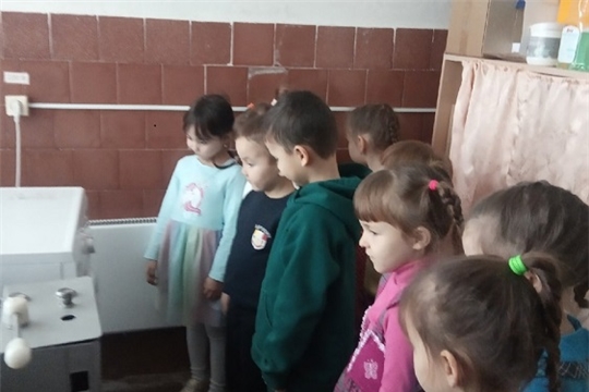 Экскурсия дошколят в прачечную