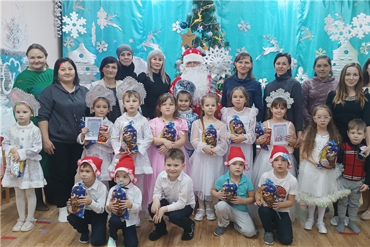 В МБДОУ-детский сад "Ромашка" прошли новогодние утренники