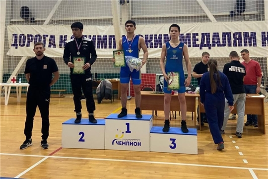С МЕДАЛЯМИ ИЗ АРЗАМАСА