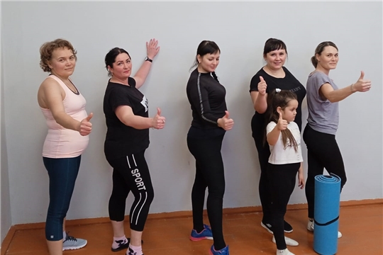 23  февраля в  «Клубе выходного дня» Районного Дома культуры состоялся мастер-класс по танцевальной аэробике  с элементами ритмической гимнастики.