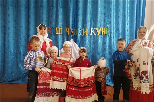 В Чукальском сельском Доме культуры  к этой дате провели торжественной мероприятие «Наша Родина - Чувашия».