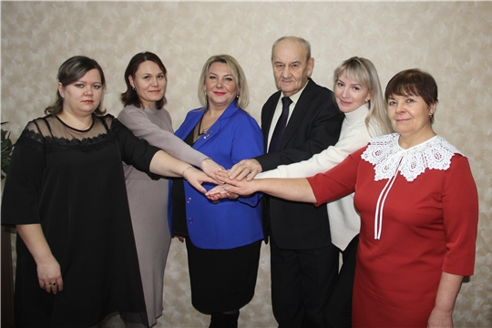 Йăл! кулса пуçлатпăр ĕç кунне...