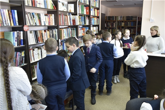  В Межпоселенческой библиотетеке прошла экскурсия «Книжная страна»