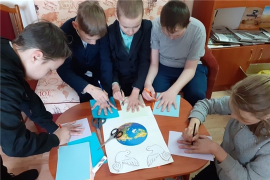 Мастер-класс «Мы за мир» в Шумерлинской сельской библиотеке 