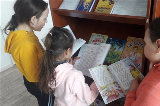 Обзор новых книг  «Книжкина неделя шагает по планете» в Юманайской сельской библиотеке