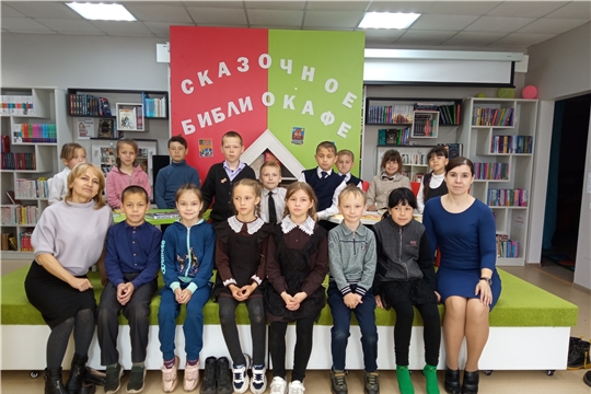 В профессиональный праздник Торханская сельская библиотека собрала своих друзей
