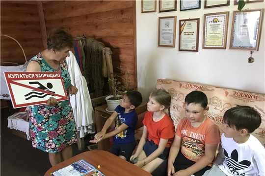 Урок безопасности «Безопасность на воде» в Шумерлинской сельской библиотеке