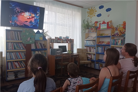 В Туванской сельской библиотеке им. Г. И. Фёдорова состоялся кинопоказ «Двенадцать месяцев»