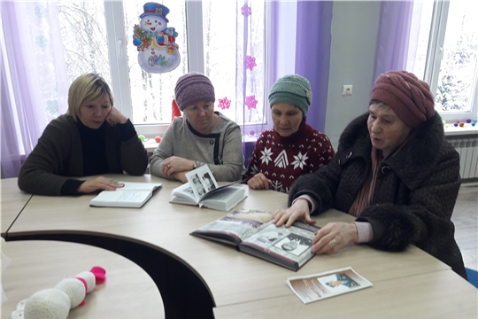 Сегодня гостем Юманайской библиотеки стала мать солдата - Павлова Юлия Ивановна.