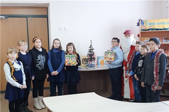 Праздник  «Скоро, скоро Новый год!» в Нижнекумашкинской сельской библиотеке