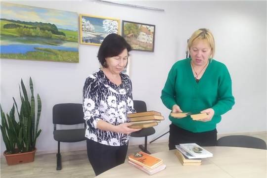 Библиотека ведет сотрудничество с БУ «Шумерлинский комплексный центр социального обслуживания населения» министерства труда и социальной защиты ЧР