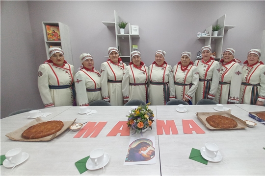 Теплый вечер в кругу любимых мам
