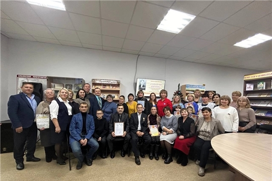 В Ходарской сельской библиотеке прошло торжественное мероприятие «И пусть его имя живёт вечно» по присвоению ей имени Вениамина Фёдоровича Николаева, заслуженного работника культуры РФ