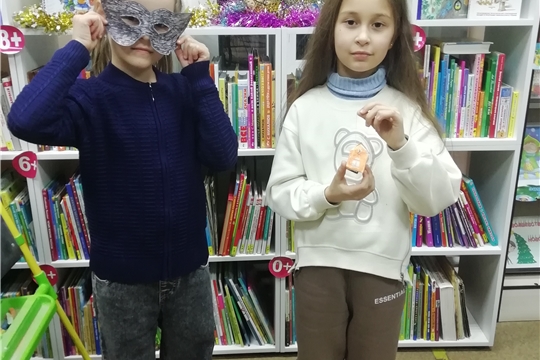 Мастер-класс «Одежда для Ёлочки» в межпоселенческой библиотеке