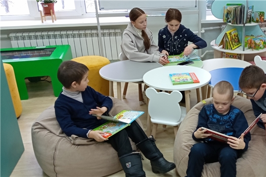 Знакомтесь: книга Чувашского книжного издательства для  маленьких читателей «Йӑпатмӑшсем