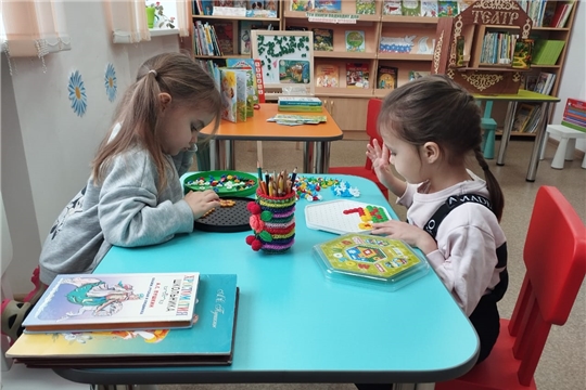 Выходной в Ходарской сельской библиотеке им. В. Ф. Николаева с малышами 