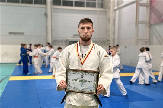 Тренер-преподаватель спортивной школы "Спартак" Дмитрий Иванов - обладатель 2 ДАНа по дзюдо! 