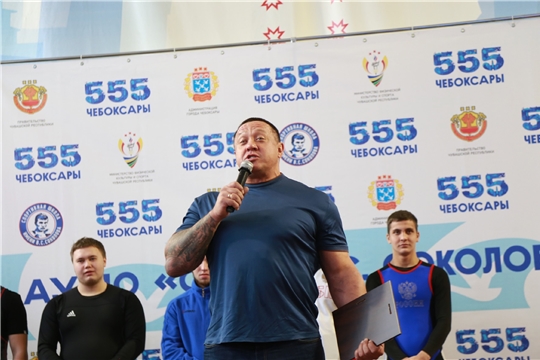 30 ноября по приглашению начальника управления Алексея Ивановича Соловьева специальным гостем Кубка города по тяжелой атлетике стал Михаил Кокляев